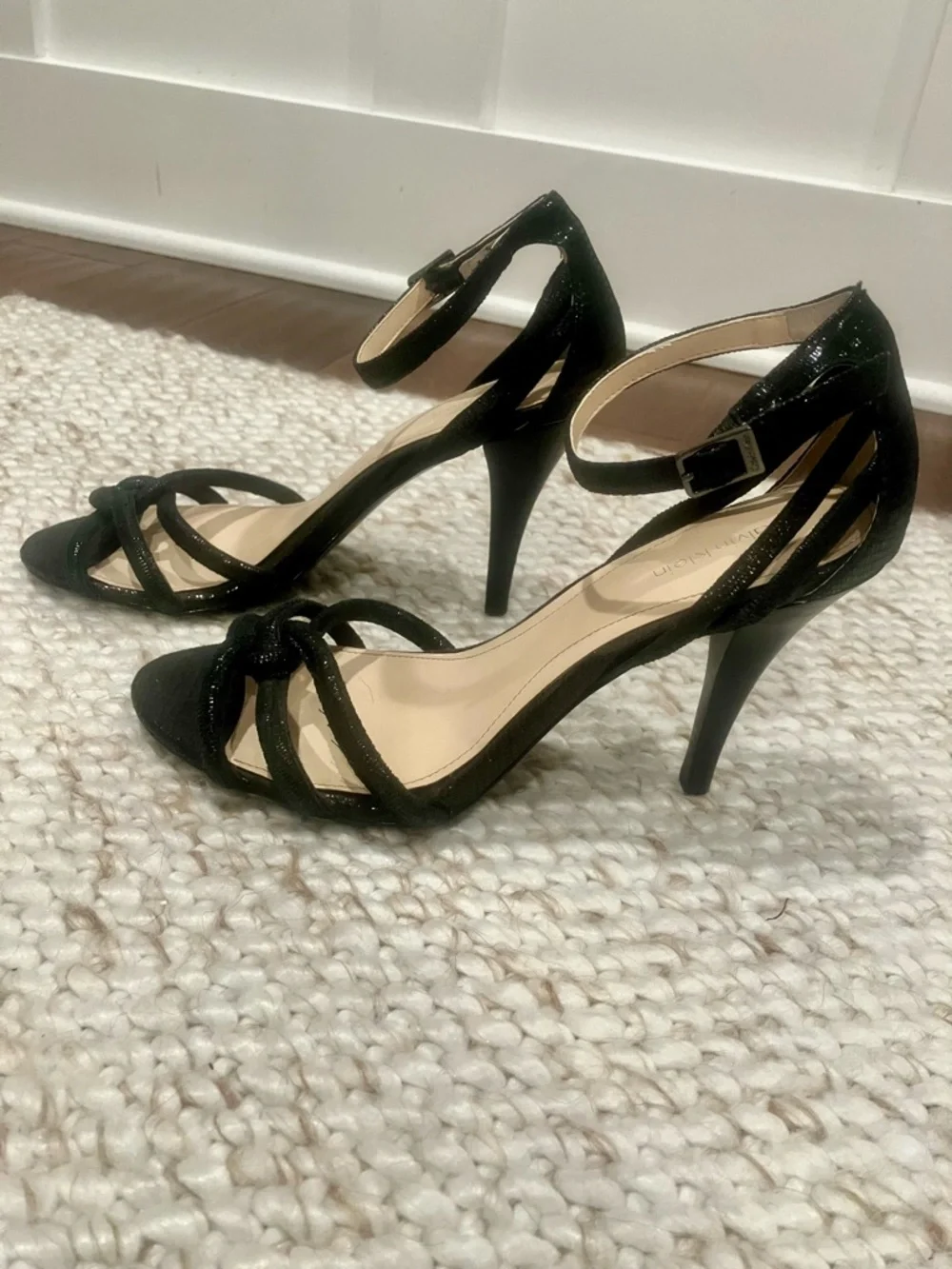 NWOT Calvin Klein Oliana Black Strappy Heeled Sandals (Sz 7.5M) - Picture 2 of 6